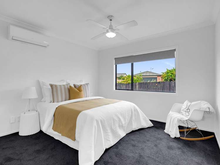 8 Harvard Court Melville_12