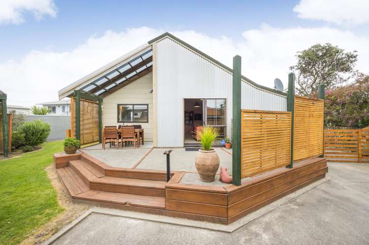 5 Hennessy Street East Foxton Beach_3