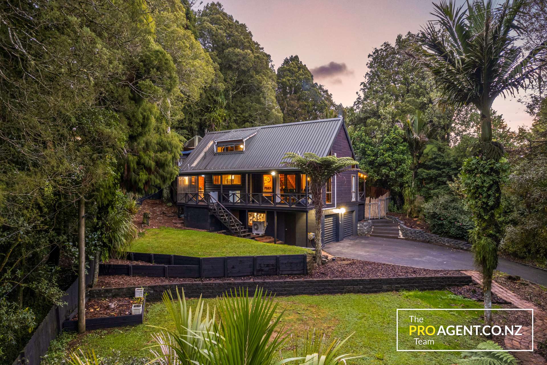 566 Scenic Drive Waiatarua_0