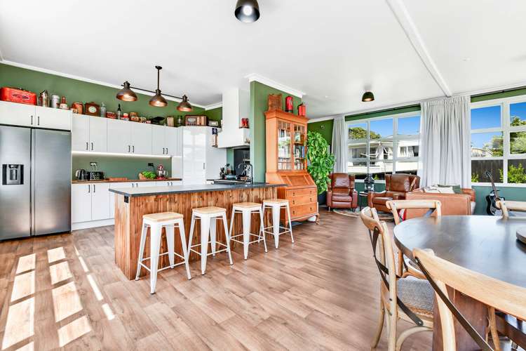 4 Forlong Rise Helensville_5