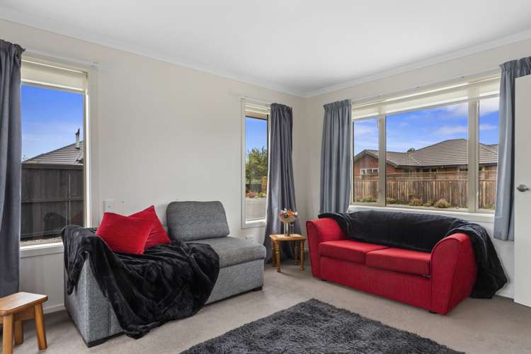 4/7 Wineberry Avenue Amberley_13