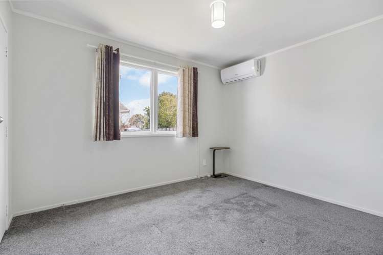 186 Mahia Road Wattle Downs_11