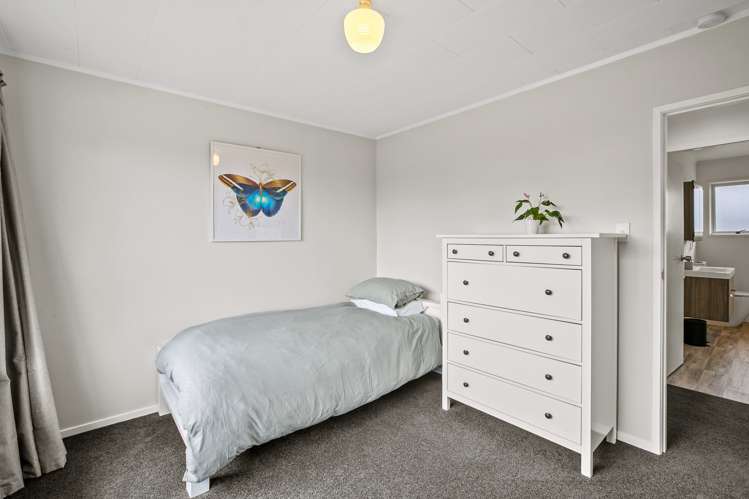 3 La Salle Drive Westown_12