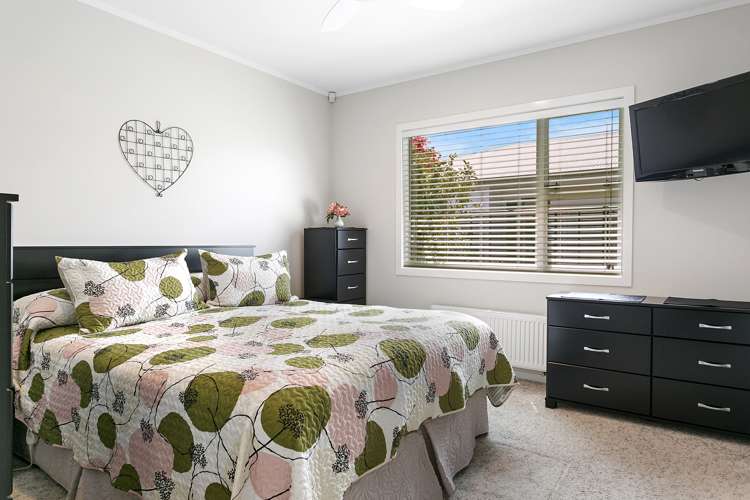 3 Maison Way Rangatira Park_13