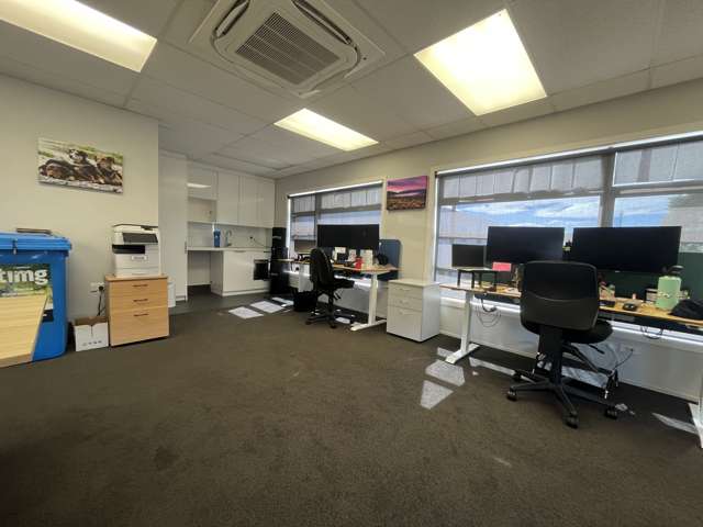 8/15 Sir Gil Simpson Drive Burnside_4