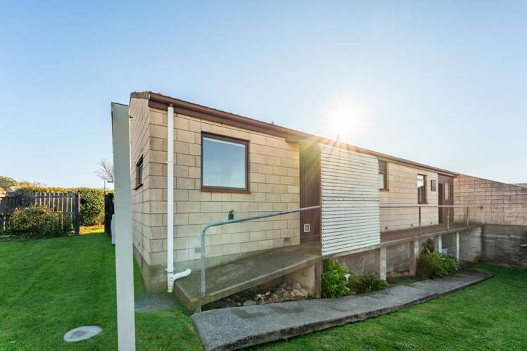 2/10 Miro Street Glenwood_18