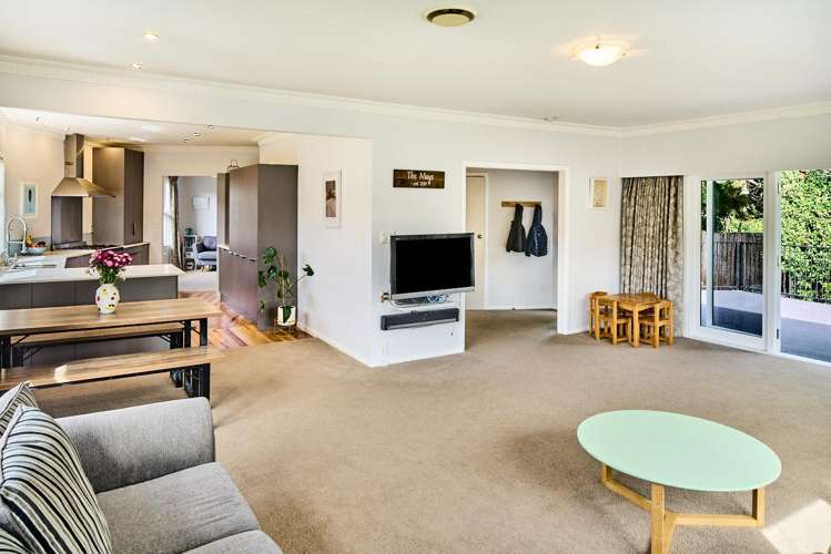 13 St Edmund Crescent Tawa_6