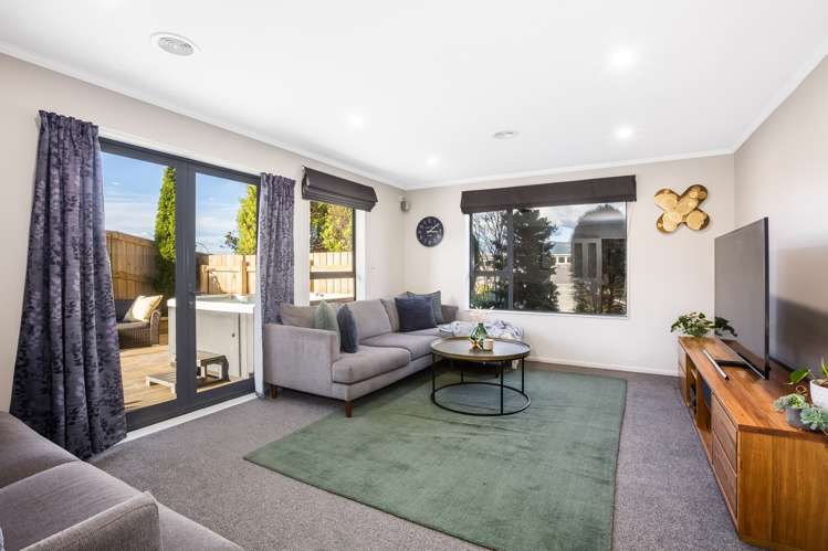 14 Betty Watt Grove Riverstone Terraces_9