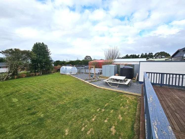 8 Macandrew Street Owaka_14