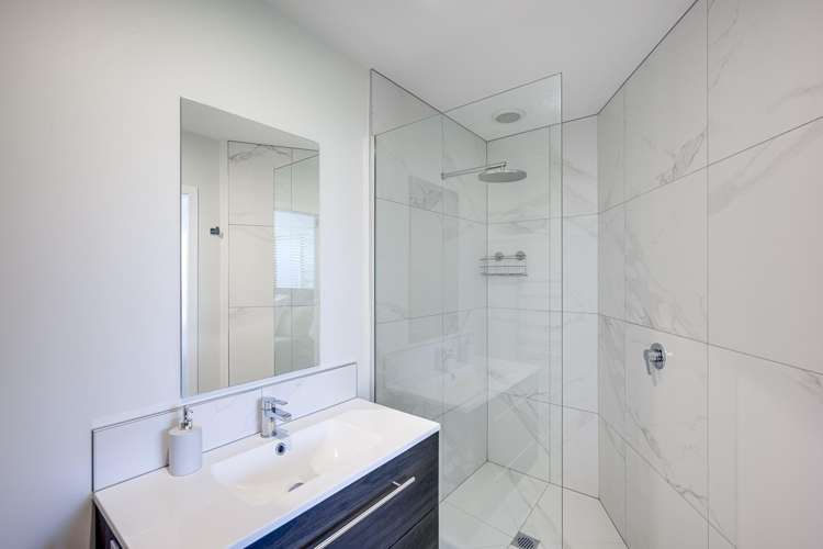 4 Laurent Place Greenmeadows_11