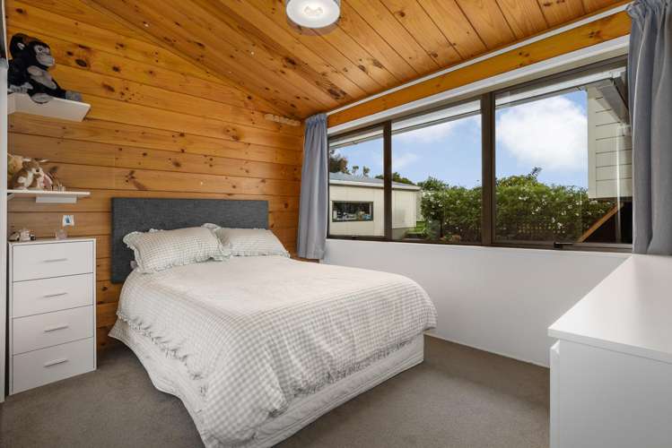 10 Spey Place Papakowhai_7