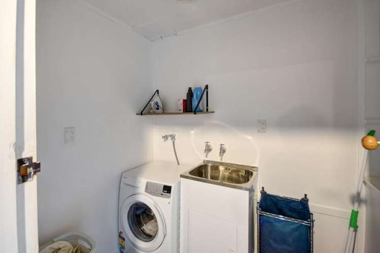 32 Barr Street Kenmure_11