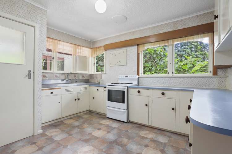 2 York Road Titirangi_10