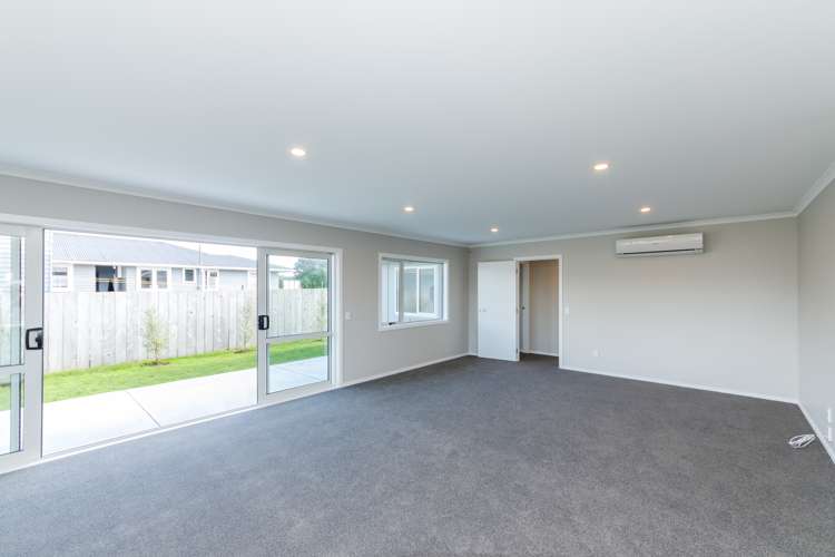2 Wescombe Grove Feilding_11