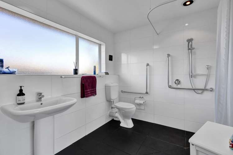 17 Motukari Place Onaero_18