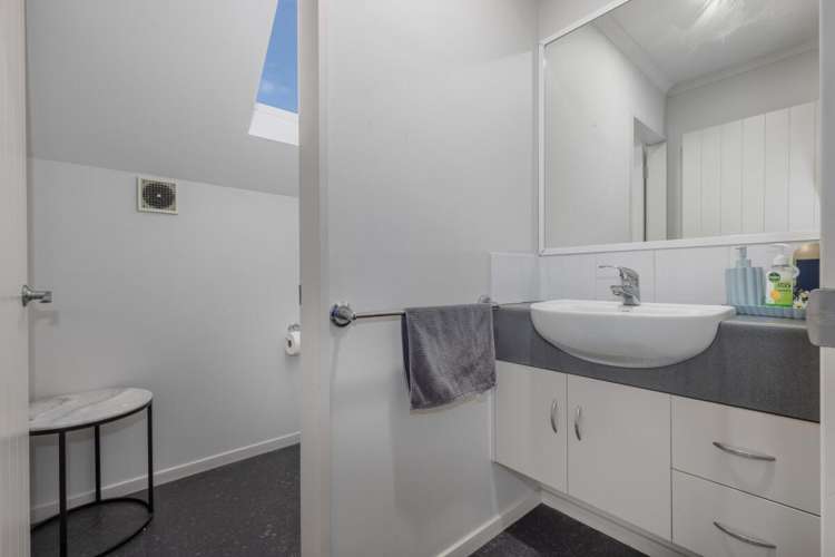 Unit 1, 33 Kapiti Road Paraparaumu_9