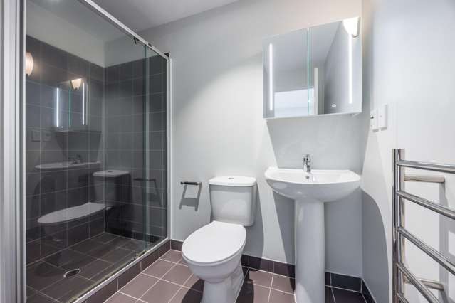 2K/32 Eden Crescent Auckland Central_4