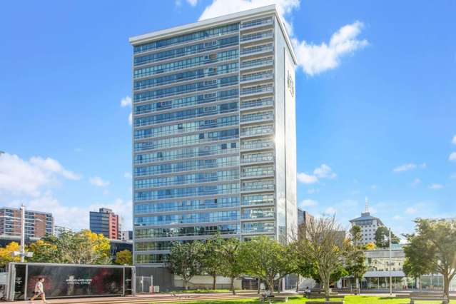 502/1 Greys Avenue City Centre_2