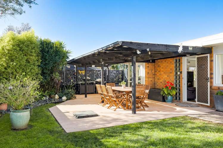 5 Shadon Place Stanmore Bay_9
