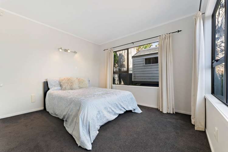 4 Raphael Place West Harbour_17