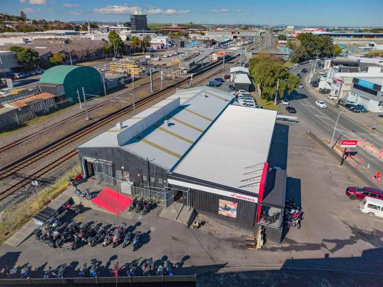 8 Station Road Penrose_2