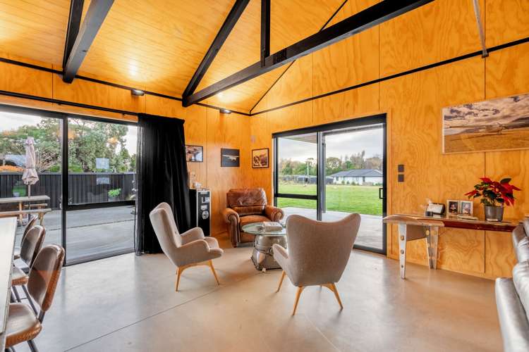 5 Black Road Otatara_6