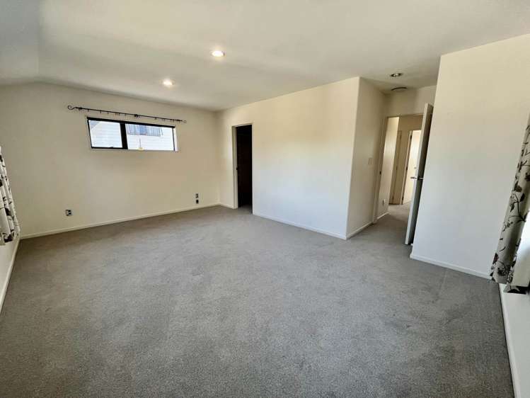 8 Landseer Place Blockhouse Bay_16