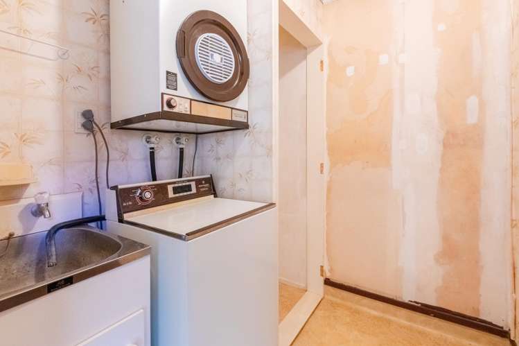 419 Marine Parade Napier South_18