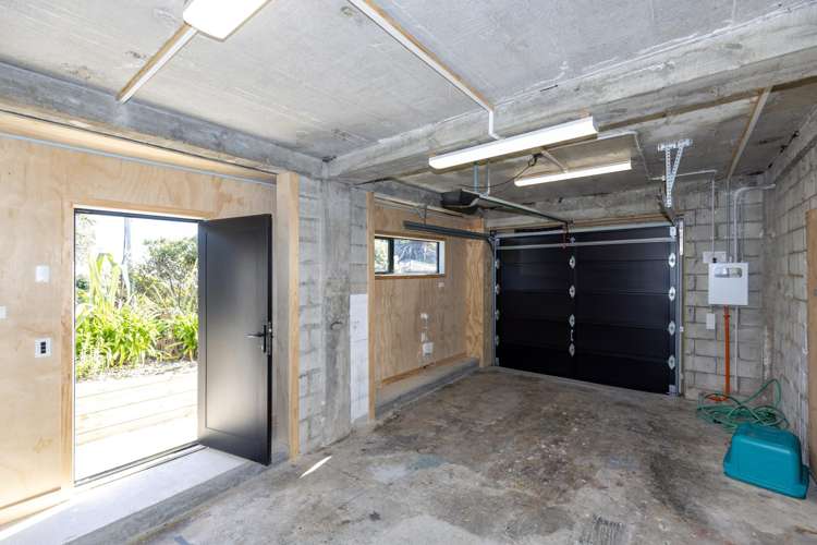 79 The Esplanade Raumati South_30