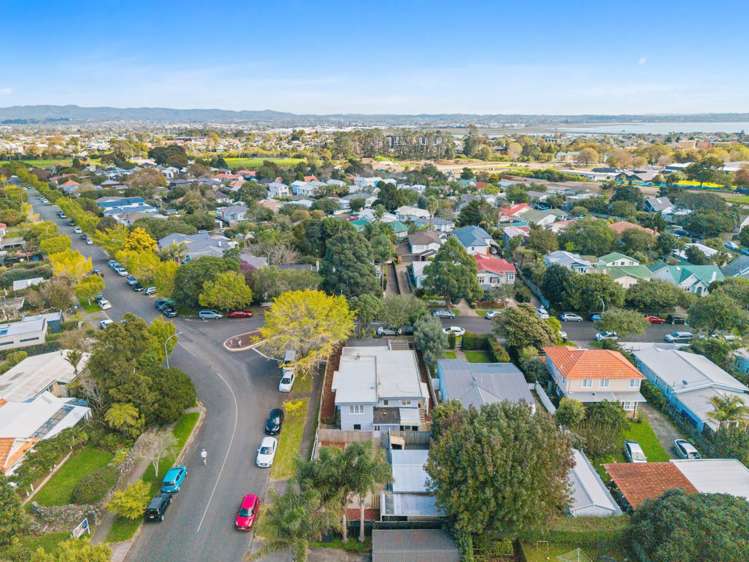 1 Mark Road Mt Albert_38
