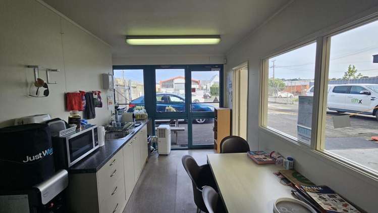 8 Botha Road Penrose_5