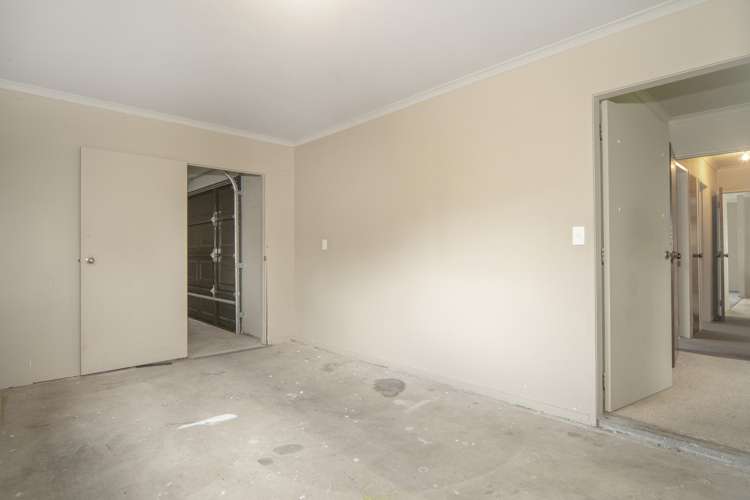 32 Heron Avenue East Matua_16