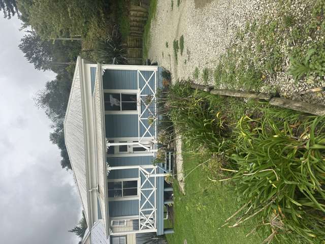 Charming Renovated 2-Bedroom Cottage