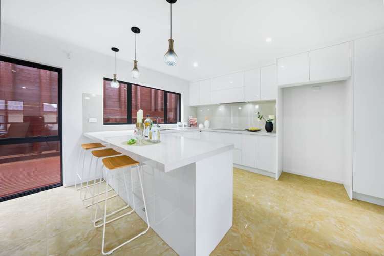 83 Lake Road Northcote_4