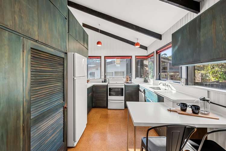 8 Freemans Way Pinehaven_1