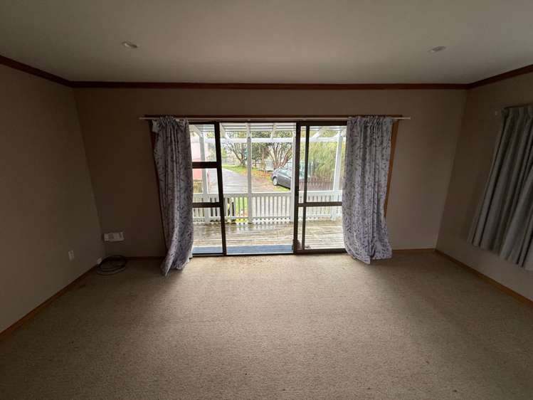  2/21 Hall Road Glenfield_8