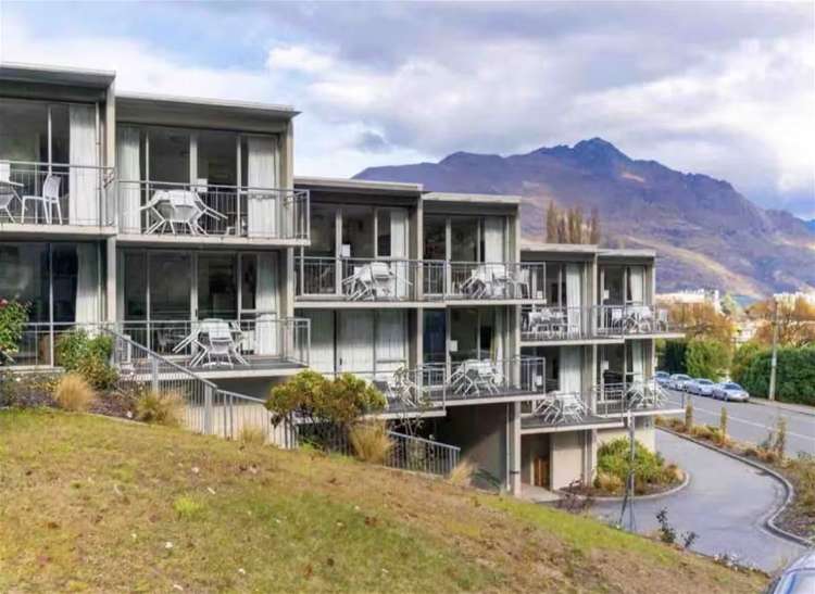 9/15 Gorge Road Queenstown_2
