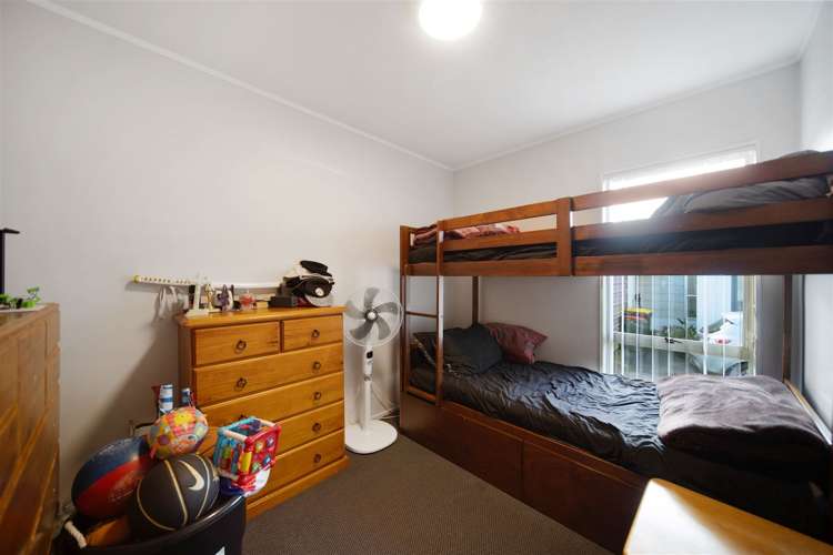 2/22 Bingara Place Favona_5