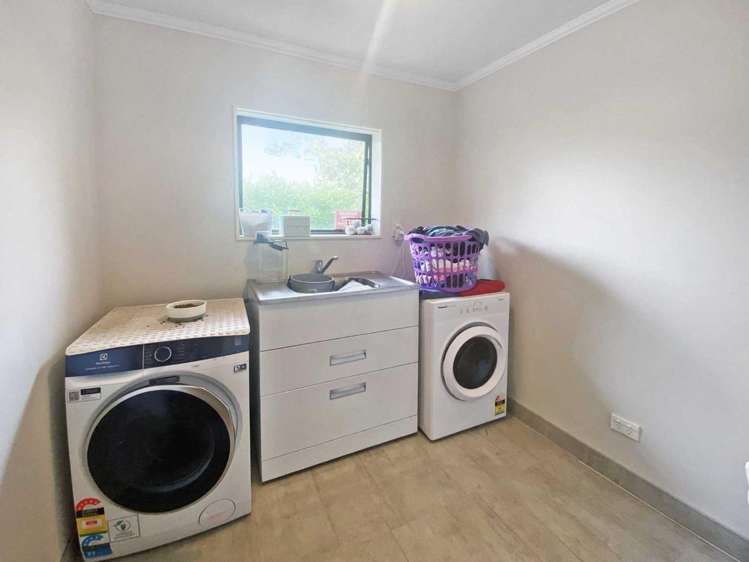 7 Norfolk Drive 1235_17