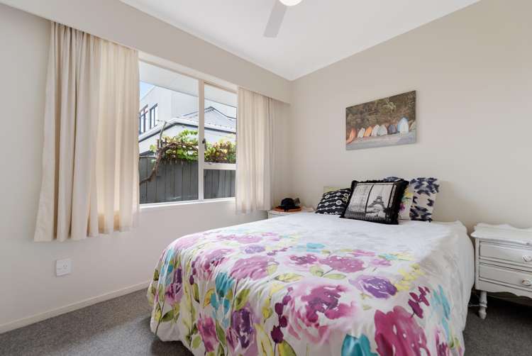 1 Sunny Bay Road Matua_6