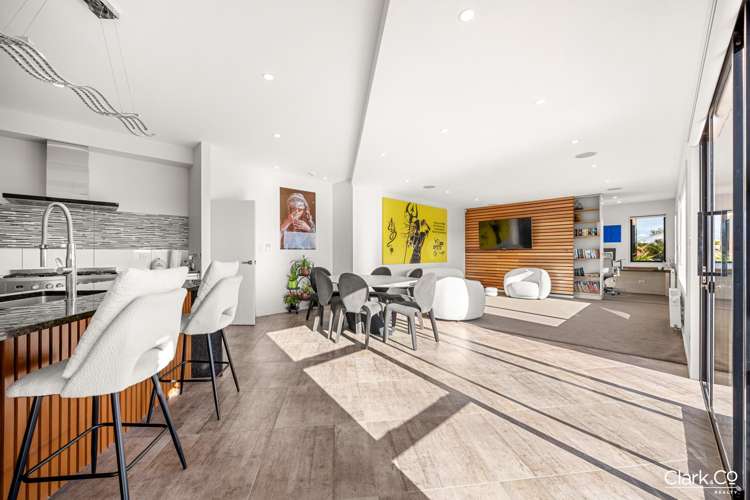 131 Endeavour Drive Whitby_5