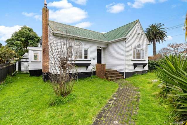 House next door to Onehunga Dress Smart sells for record $2.6m