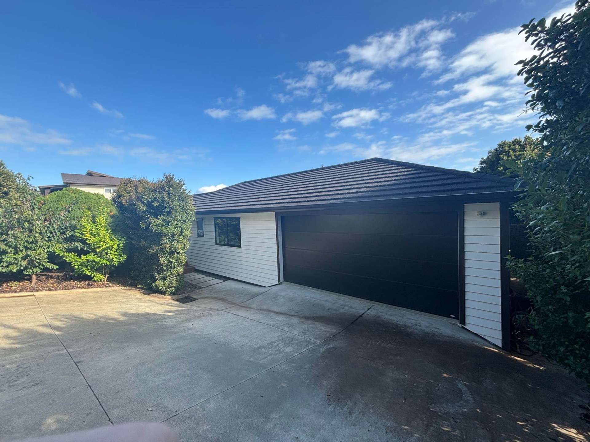 Tawhana Crescent Red Beach_0