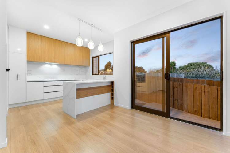 4/110 Royal Road Massey_9