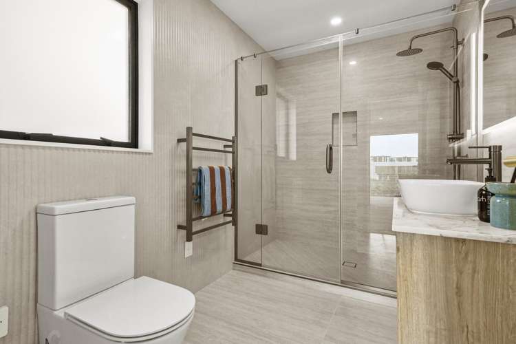 1 Humenga Place Long Bay_32
