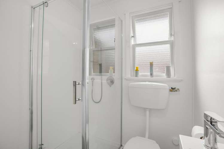 2/3 Huia Grove Elderslea_7