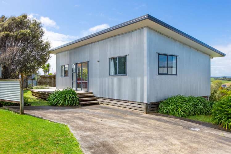 30 Manukau Road Raglan_13