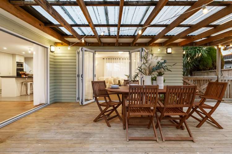 6 Hellyers Street Birkdale_1