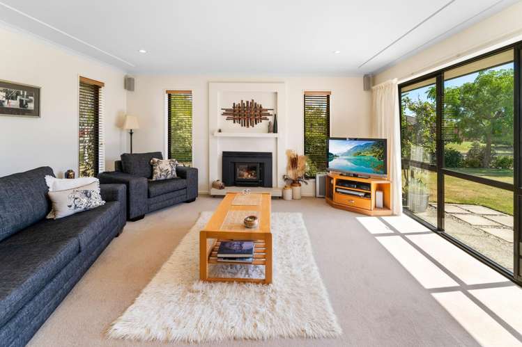 38 Hollybush Drive Brightwater_12