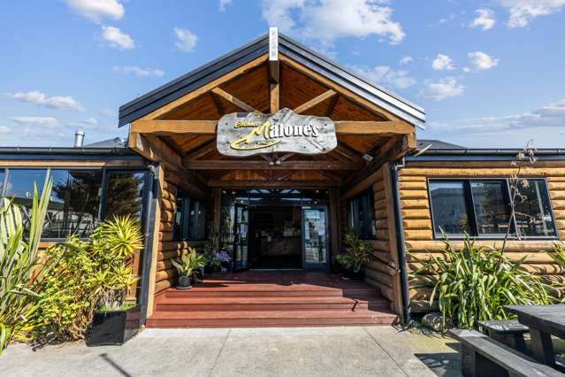 Colonel Malones: Iconic Restaurant & Bar!